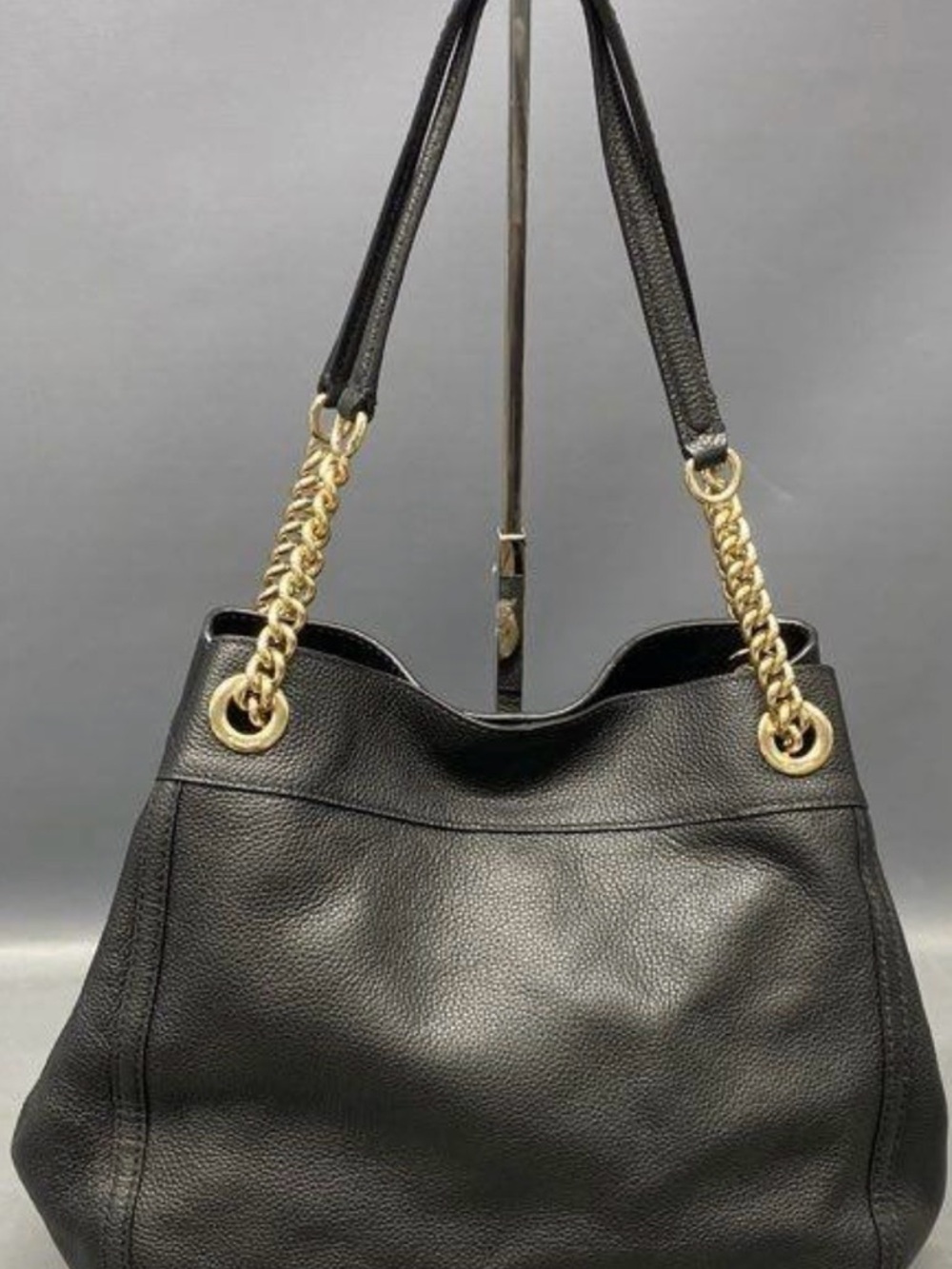 Coach Black Pebbled Leather Shoulder Bag with Gold Hardware - Picture 2 of 16